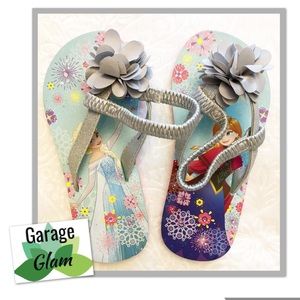 3️⃣ for $10🎉Frozen Flip Flops